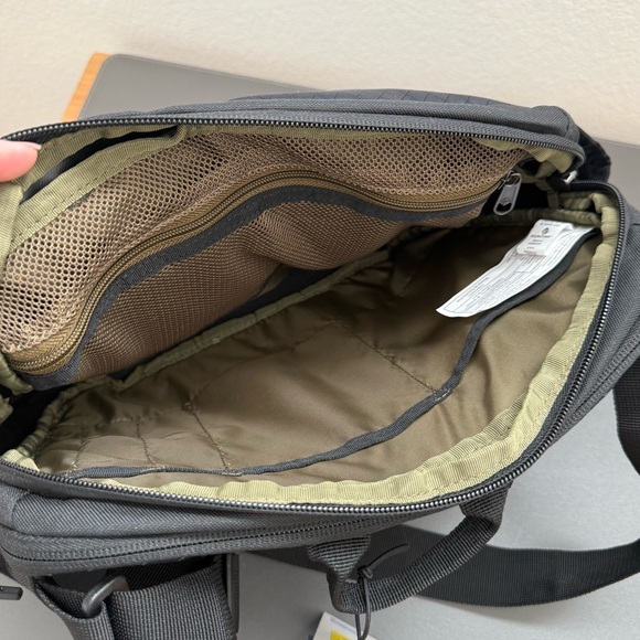 Eagle Creek Wayfinder Crossbody Bag Brand New - Picture 8 of 9